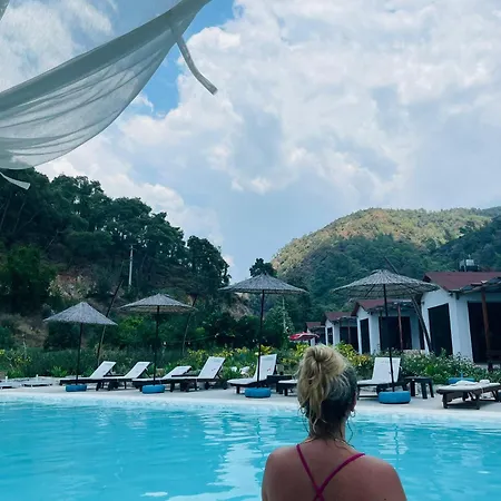 Zirkon Valley Boutique *