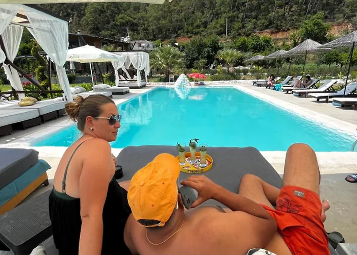 Zirkon Valley Boutique * Φετιγιέ